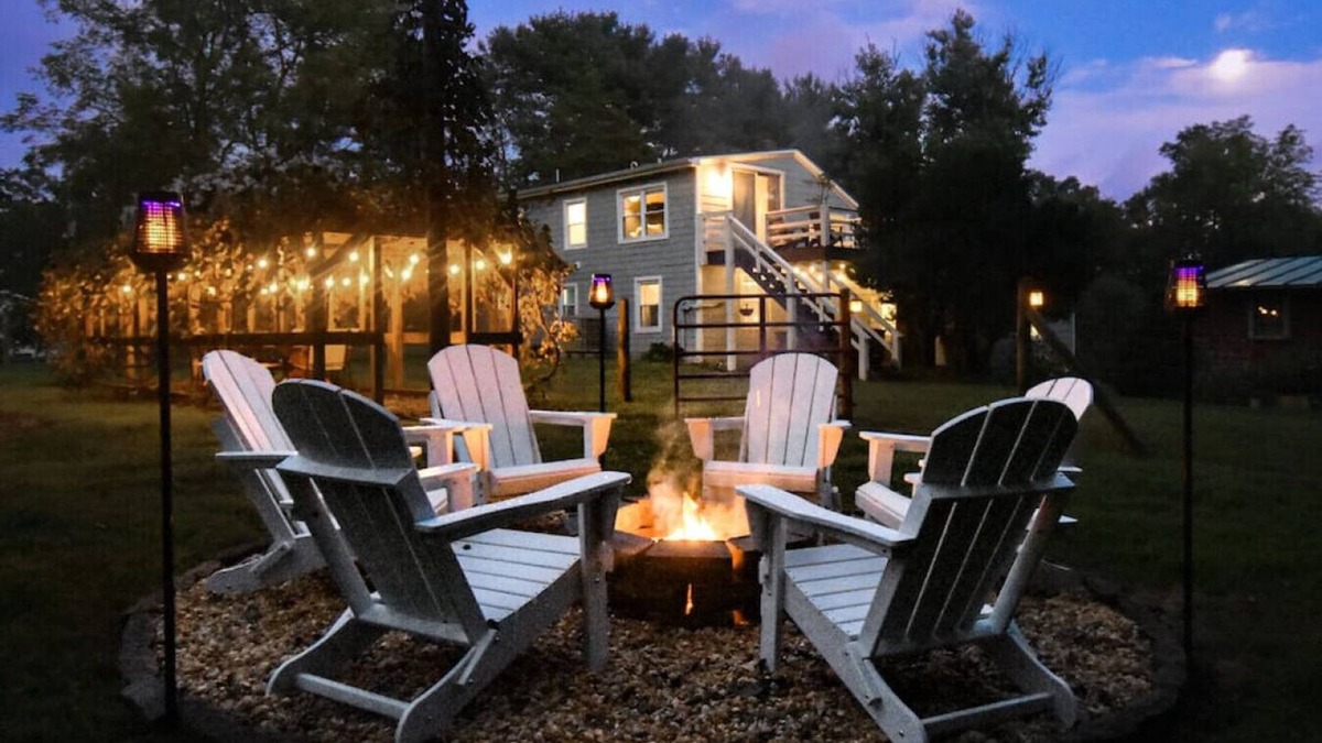 Boyce Cottage | Pets? YES! 🐕 Hot Tub ★ Fire Pit ★ Fast Wi-Fi