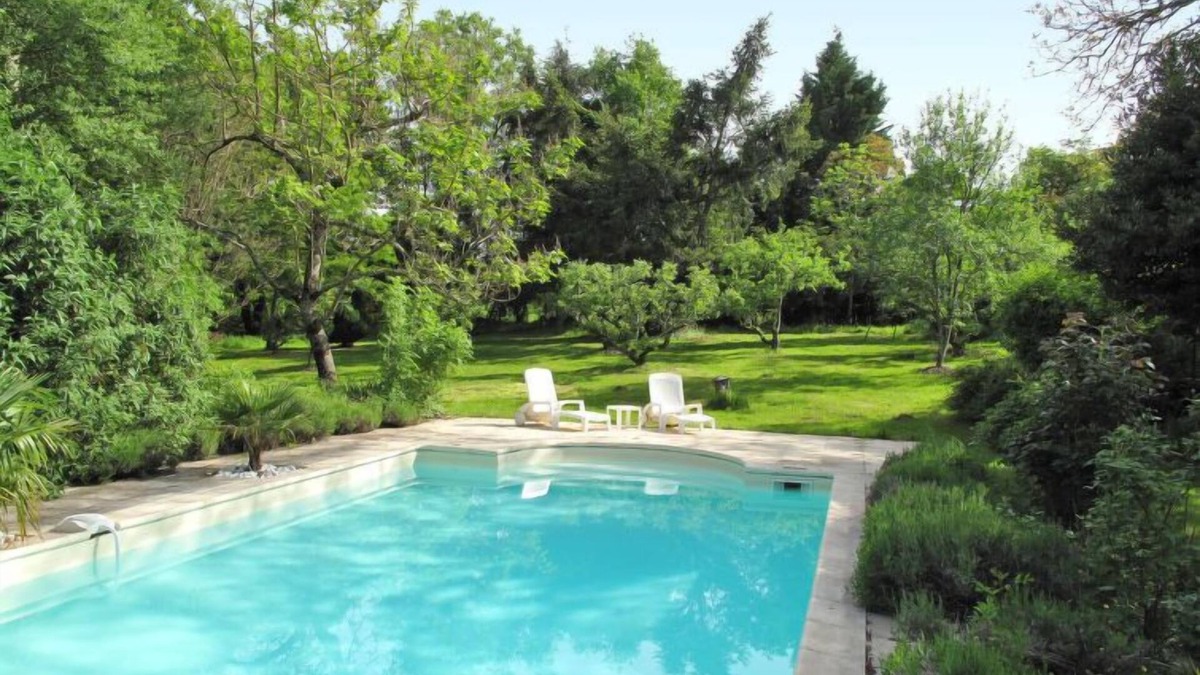 Saint-Sulpice-les-Feuilles House | Peuchaud by Interhome