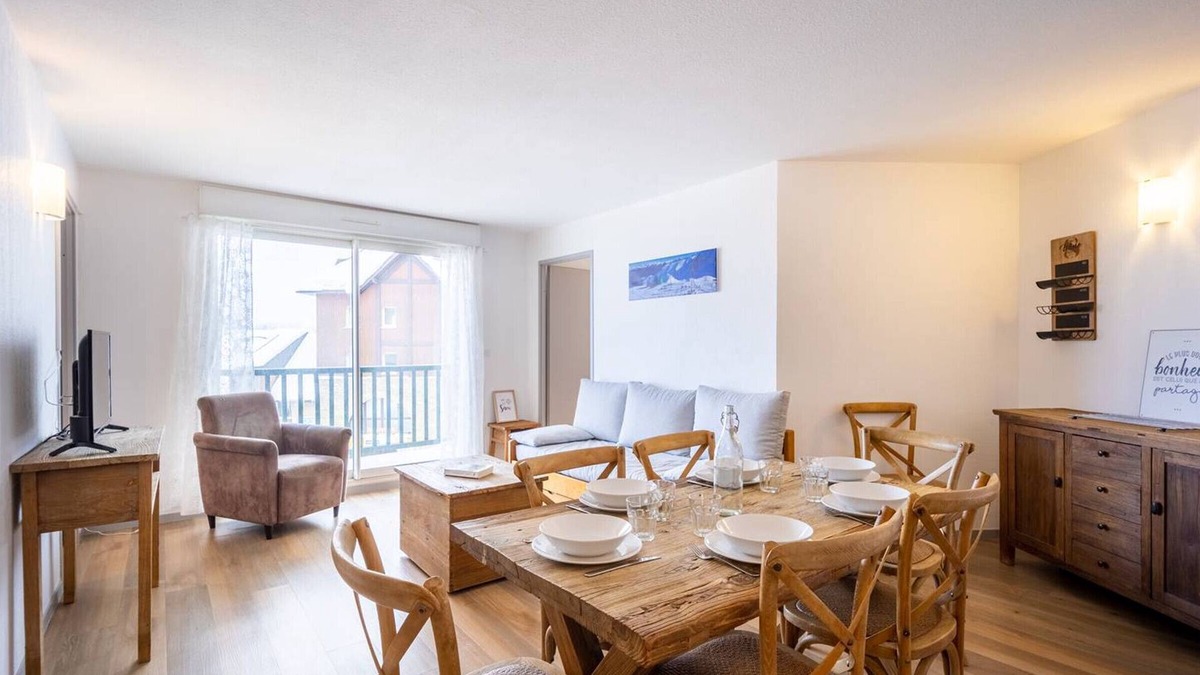 Germ Apartment | Peyragudes: Appartement 8 pers avec Piscine, Balcon, Proche Pistes, Parking Gratuit