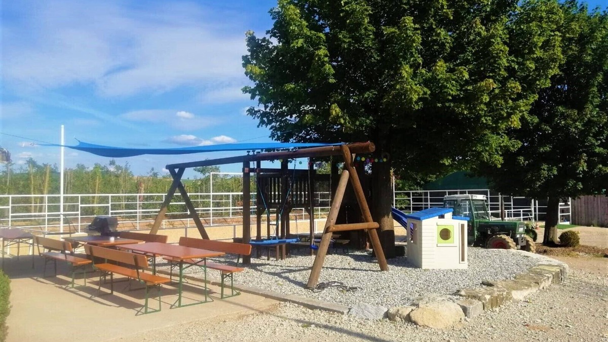 Oettingen in Bayern Condo | Pferdeglück Pappenheimer "kleines Glück"