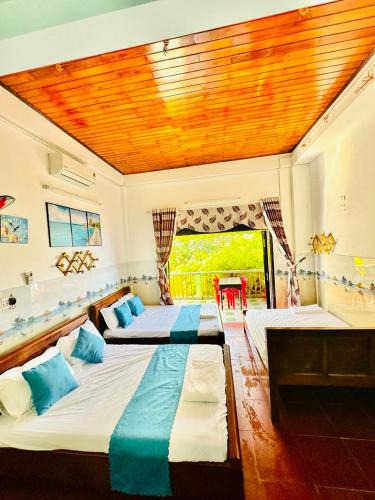 Tan Hiep Hotel | Phòng ba giường có view biển