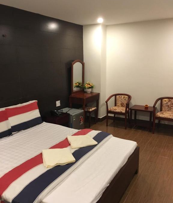 District 9 Hotel | Phương Ly Ly