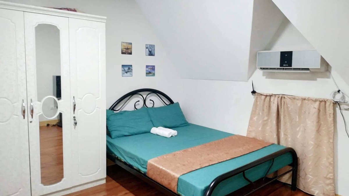 Angeles City House | 8 mins Clark International Airport.Timog Park Homes Transient House