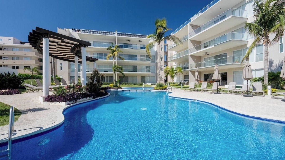 Boulevard Barra Vieja Apartment | PH in Acapulco - Private Beach Club - Pool - WiFi