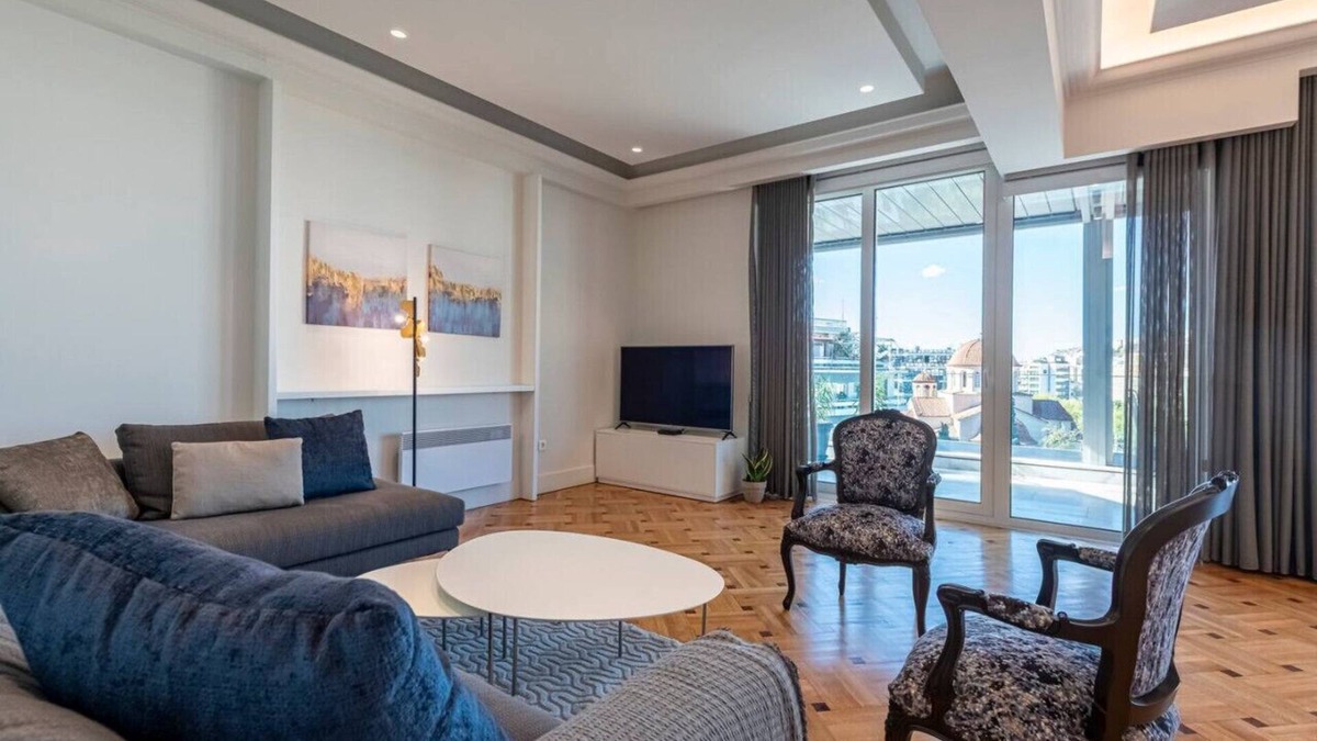 Kinosargous Apartment | Phaedrus Living: City Center Luxury Flat N. Kosmos