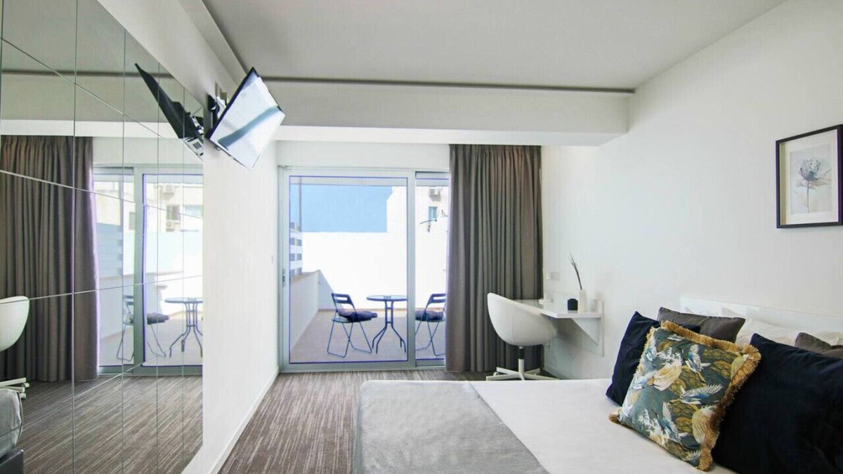 Acropolis Apartment | Phaedrus Living: Luxury Suite Nicosia 502