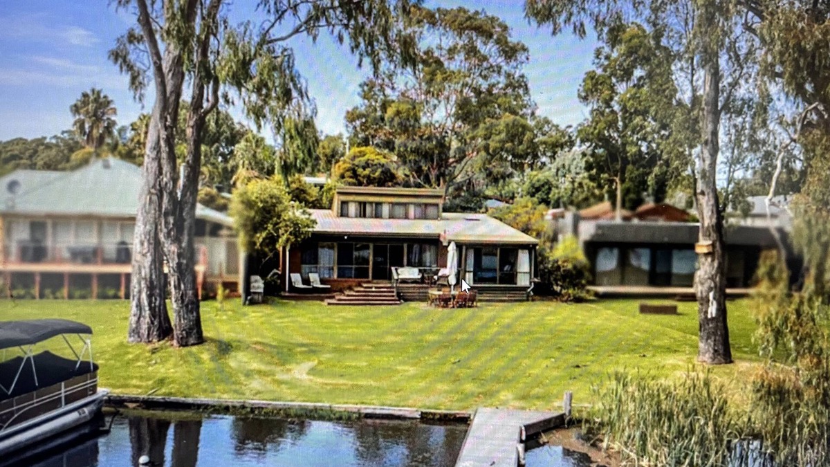 Bundalong House | Phalaris Riverside