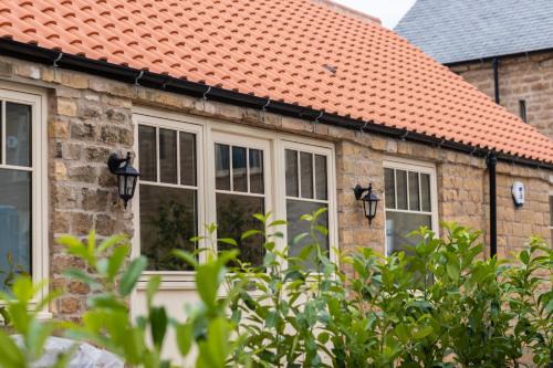 Worksop Apartment | Phaleron - Modern barn conversion on a country estate