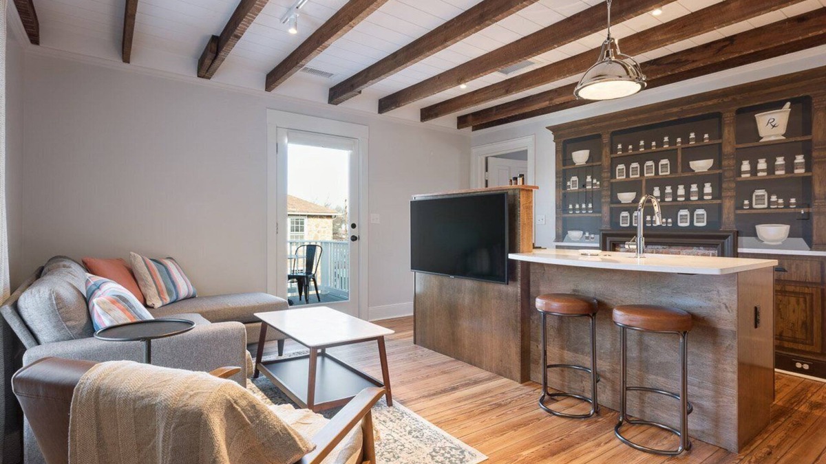 Belmont Apartment | Pharmacy Apartment| Lux 30 + Rental in Dtwn Belmont