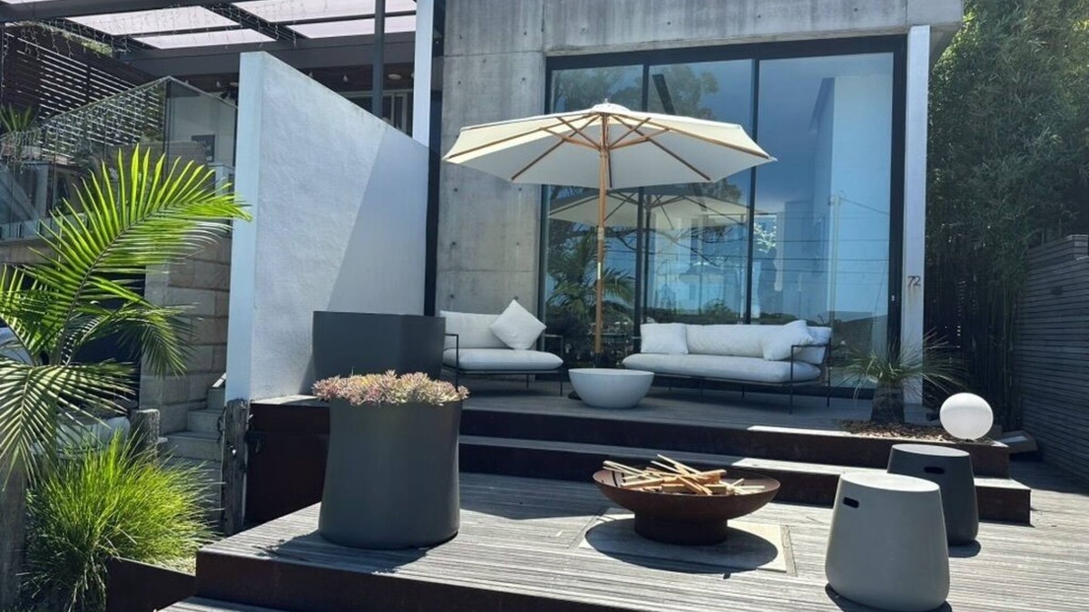 Phegans Bay House | Phegans Bay Waterfront Haven, perfect for two families and their furry friend.