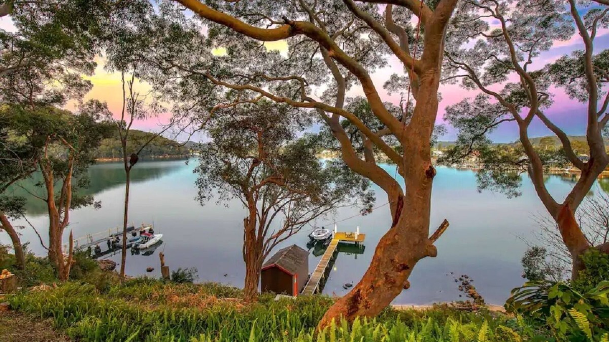 Phegans Bay Cottage | Phegans Bay Waterfront Retreat