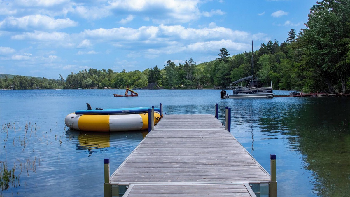 Lucerne-in-Maine Cabin | Phillips Lake Cozy Cabin