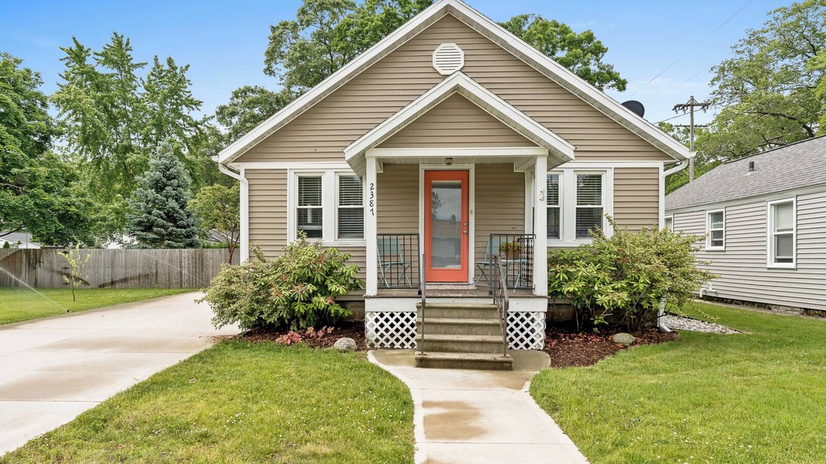 Lakeside House | Philo- Beaches, Lk. Michigan, Pet Friendly, Fenced yard, Large Patio
