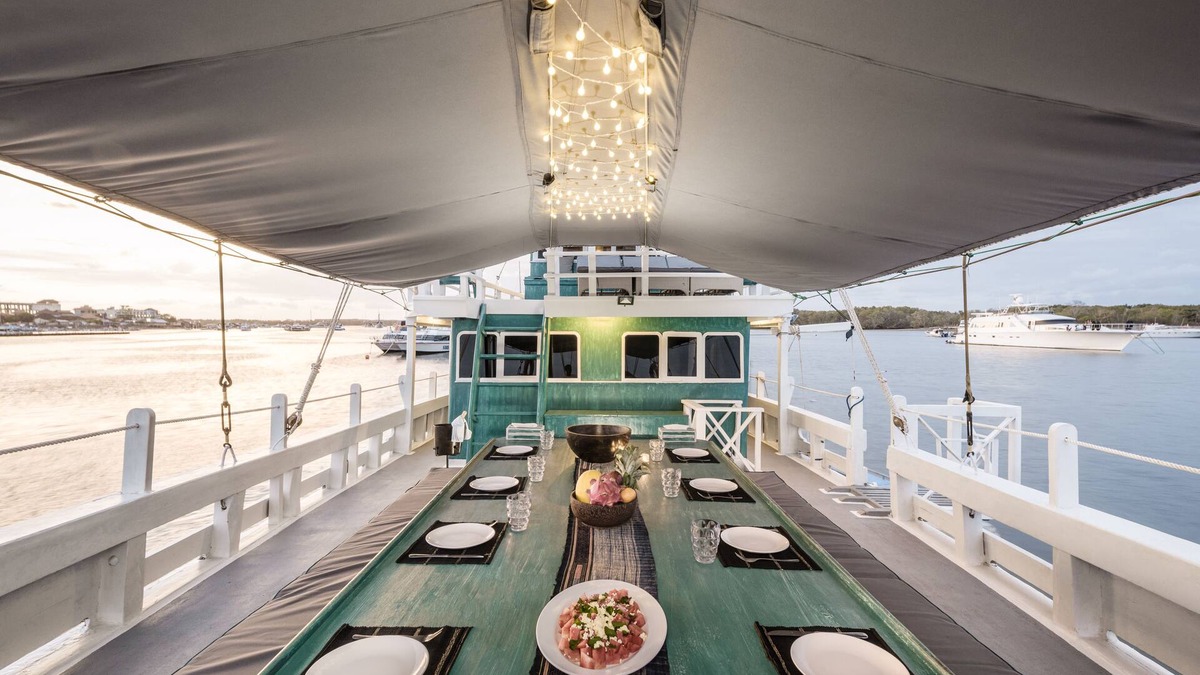 Labuan Bajo Boat Rental | Phinisi Fortune Komodo Journey 10 Pax