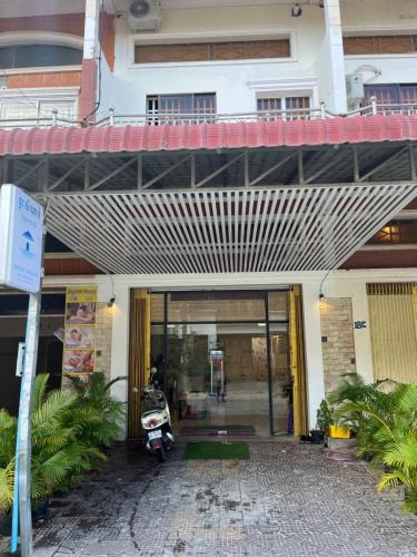 Dangkao House | Phnom Penh International Airport (Whitehouse Guesthouse)