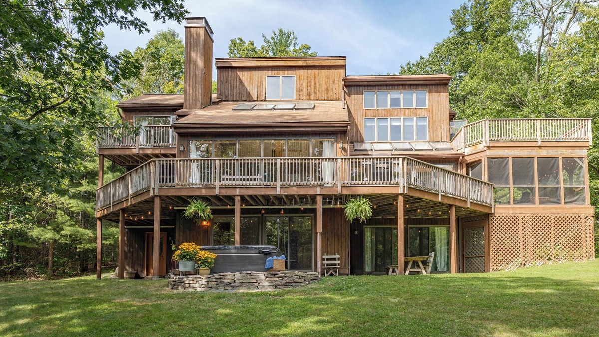 Phoenicia House | Phoenicia Retreat: Massive Private Entertaining Home with Fireplace & Pond