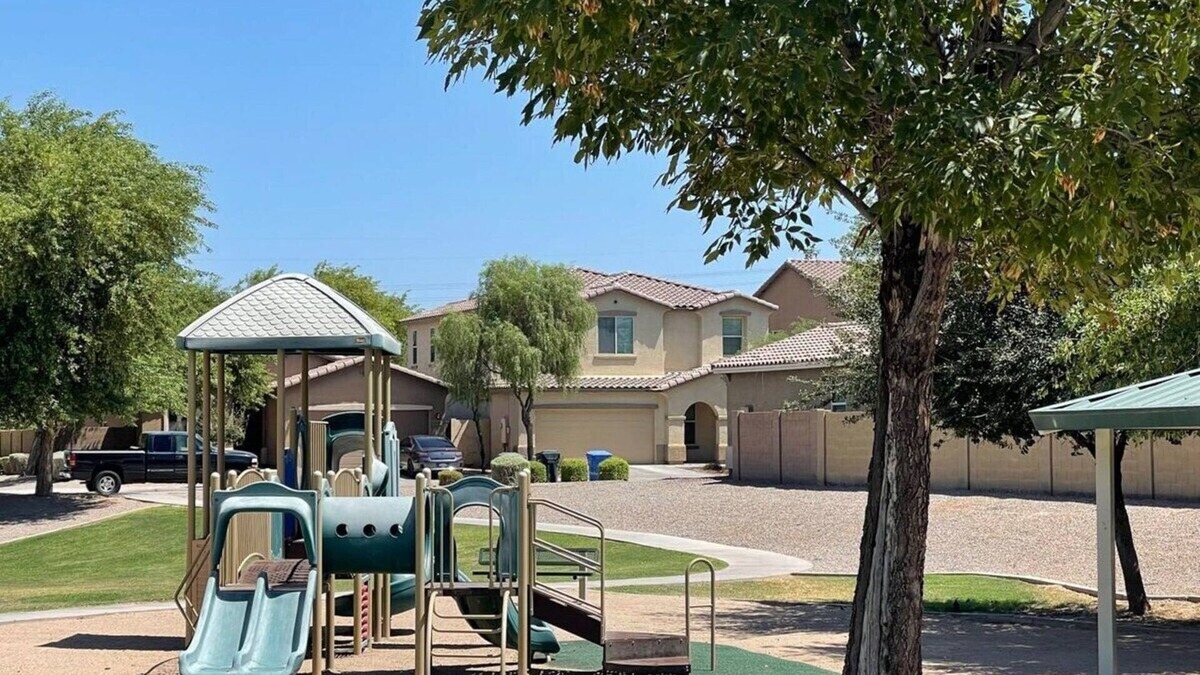 Estrella Village House | Phoenix 5BR With Fast Wifi!