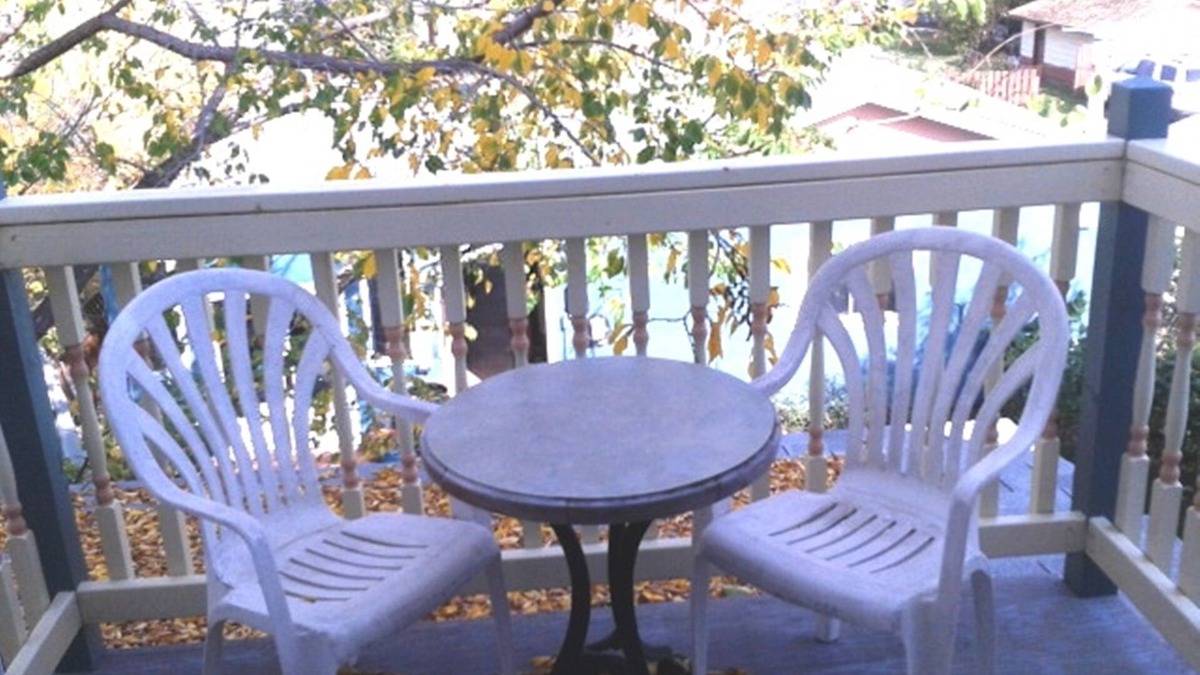 Stettler Bed & Breakfast | Phoenix House B&B