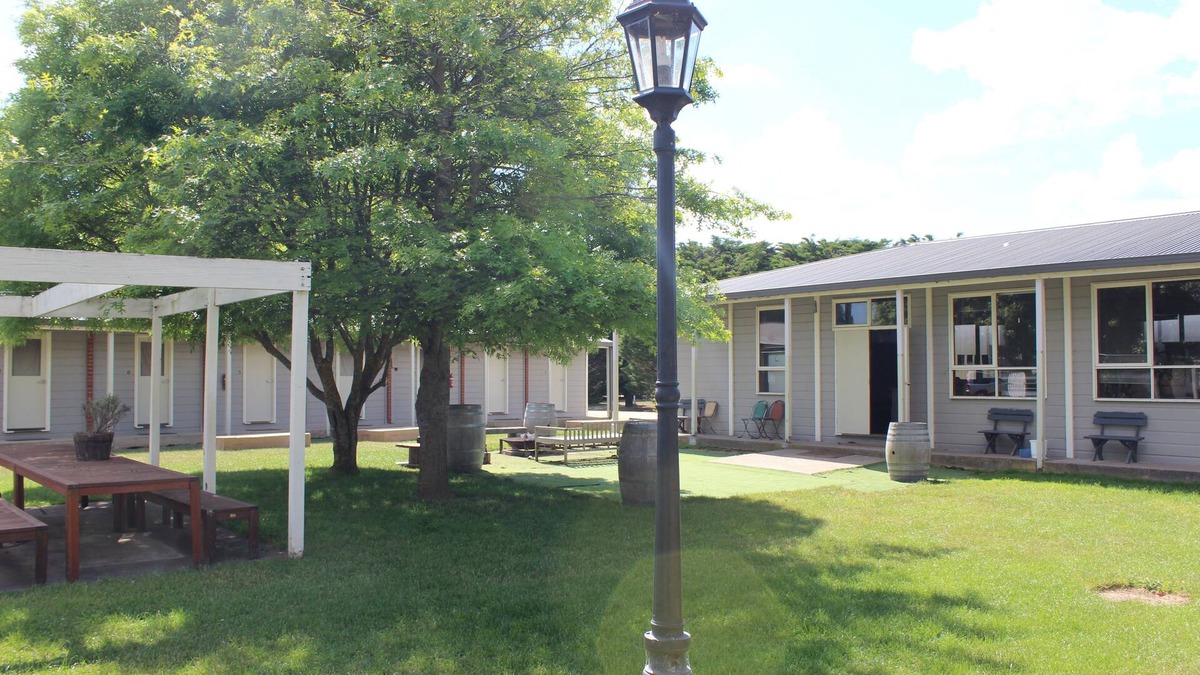 Ballan Cabin | Phoenix Park Ballan - Group Accomodation, Festival venue, Retreat