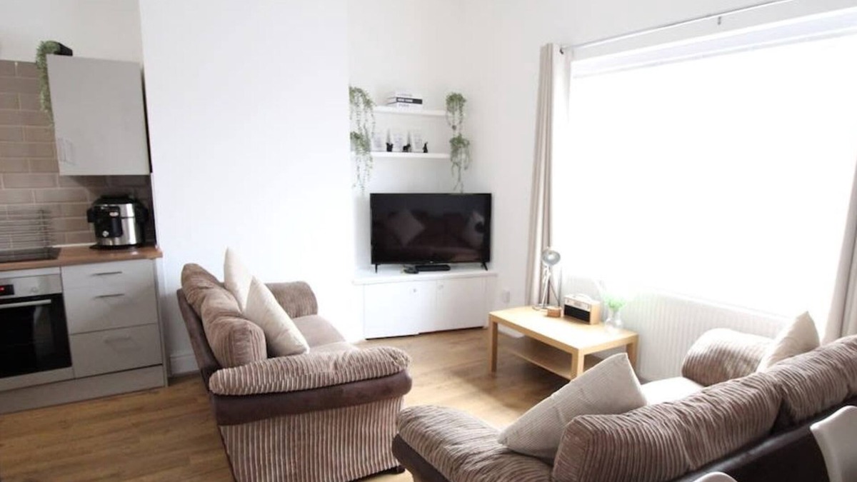 Fleetwood Apartment | Phoenix Rise Summary: