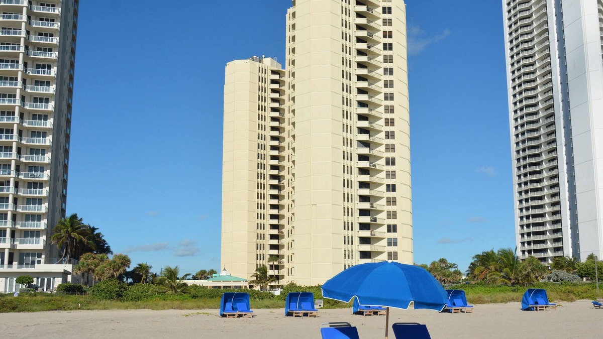 Singer Island Condo | Phoenix Towers Condo on the Ocean with Private Beach, Pool and other Accessories