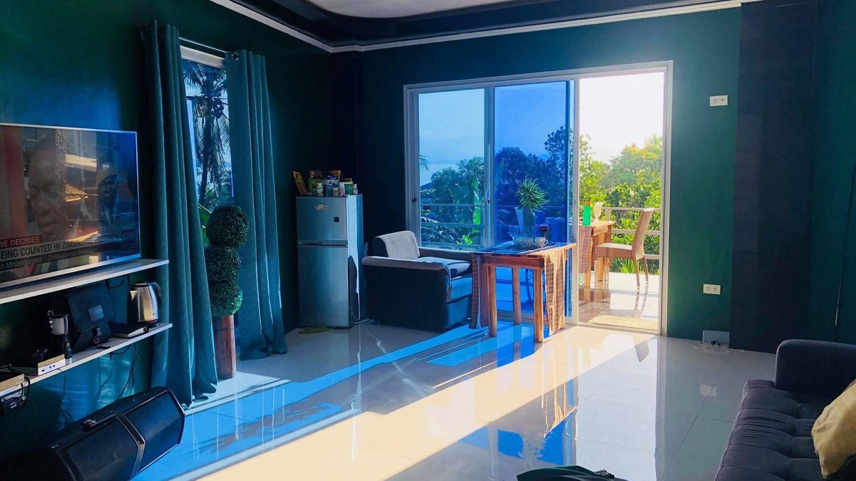 Puerto Galera House | PhueNics De Galera