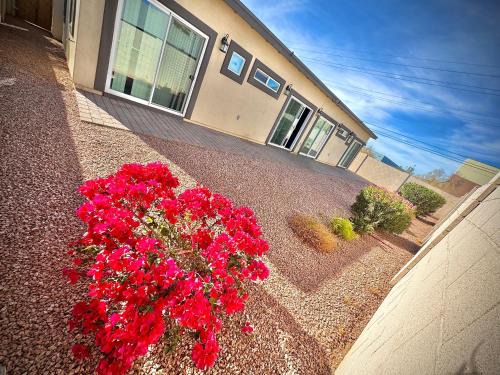 Estrella Village Villa | PHX Airport 9BR, 7BA, BBQ, events and pets Allowed