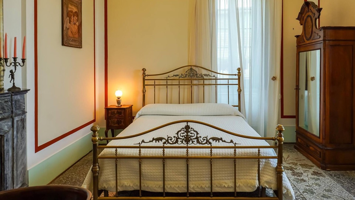 Angri Apartment | Piano delle Radici – Historic Villa with Garden