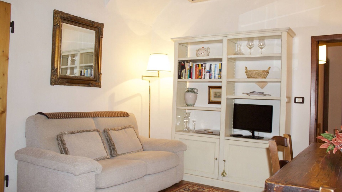 Duomo Apartment | Piazza della Signoria, Ponte Vecchio, Ideal location,Affordable City Center Apt