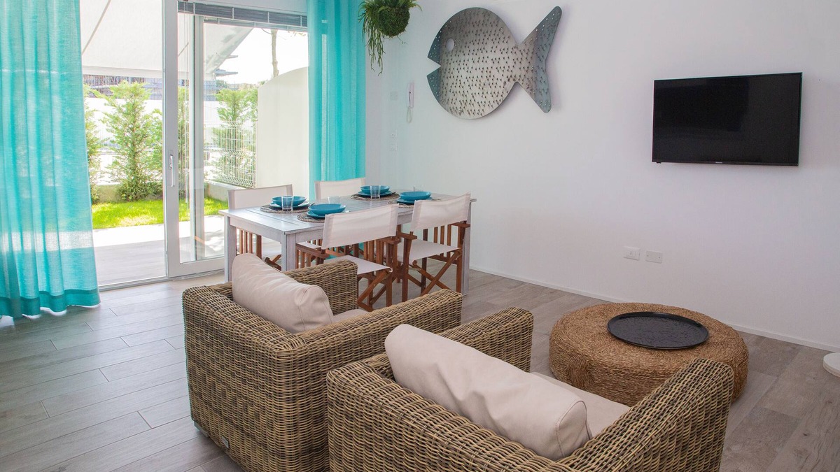 Faro Apartment | PIAZZA NEMBER MARINA PONENTE WITH PRIVATE GARDEN