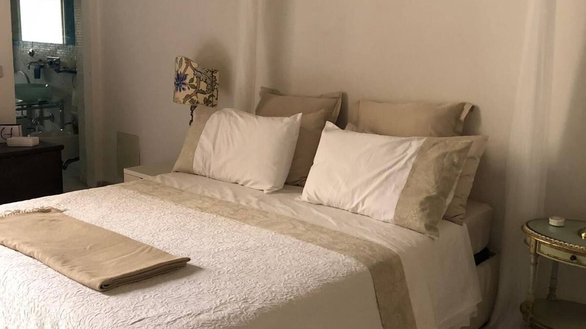 San Niccolo Apartment | Piazza santa croce, uffizzi, luxury apartment in historic building