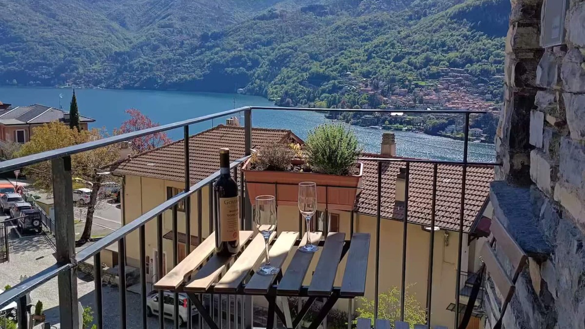 Moltrasio Apartment | Piazzetta/Stunning Lake View - Welcome Cocktail