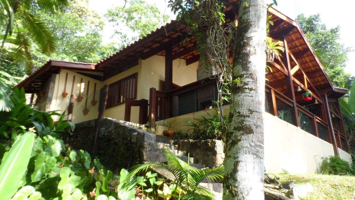 Picinguaba House | Picinguaba. Comfortable, in the middle of the forest, one minute from the beach with parking