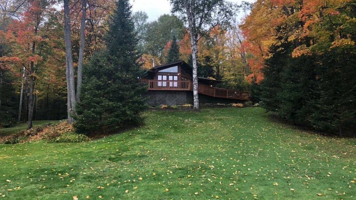 Armour Cottage | Pickerel Lake Family Retreat