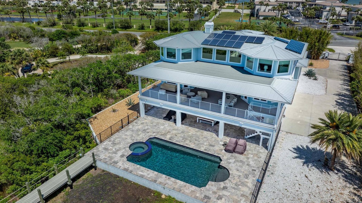 Crescent Beach House | Pickleball, Mini Golf, Waterfront with Dock, Pool