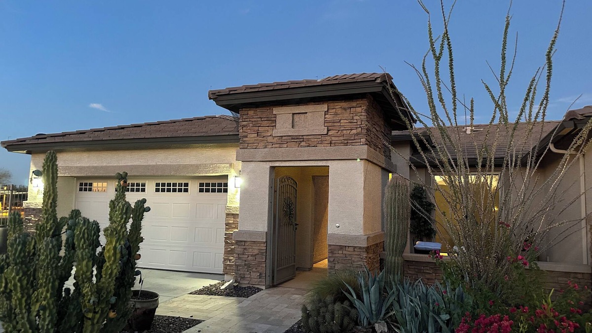 Maricopa County House | Pickleball Paradise in CantaMia steps away from the Clubhouse Pool!
