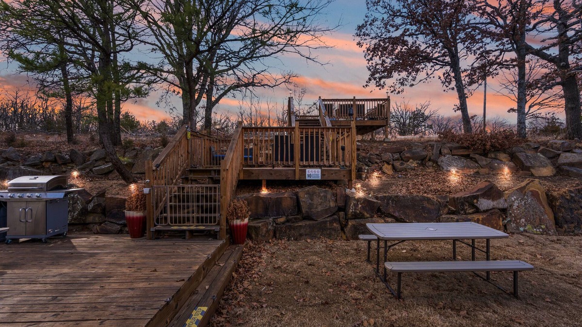 Cleveland House | Pickleball Skyline Paradise | Keystone Lake | 3.5 Acre Oasis