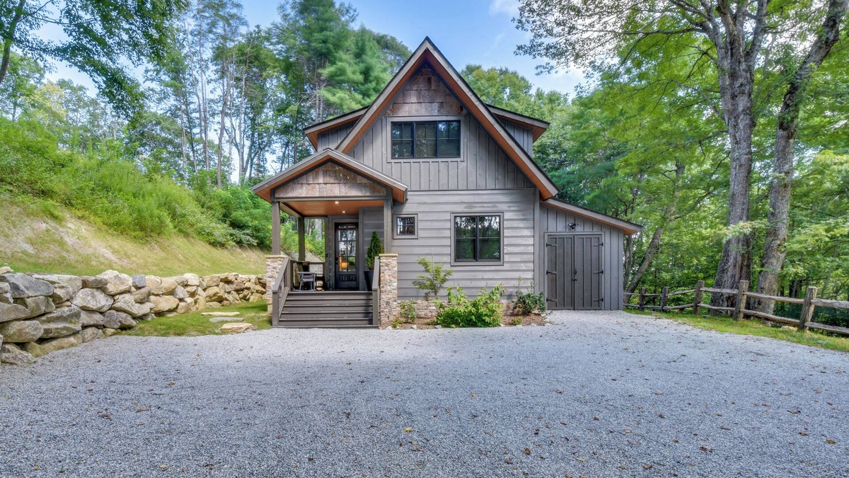 Glenville Cottage | Pickleball & Trails: Dog-Friendly Glenville Escape