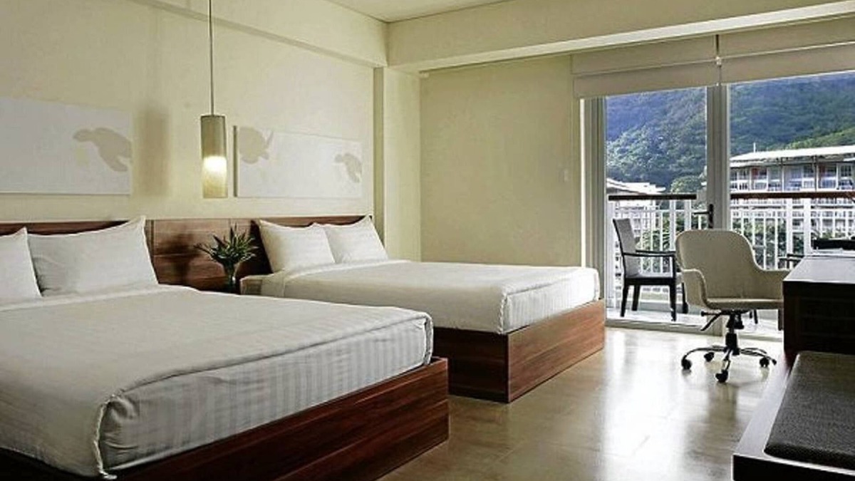 Nasugbu Apartment | Pico Sands Hotel Premier Lagoon Room