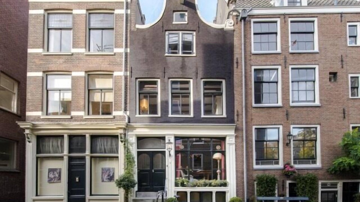 Jordaan House | Picture perfect 1650 house overlooking Prinsengracht canal - luxury with charm