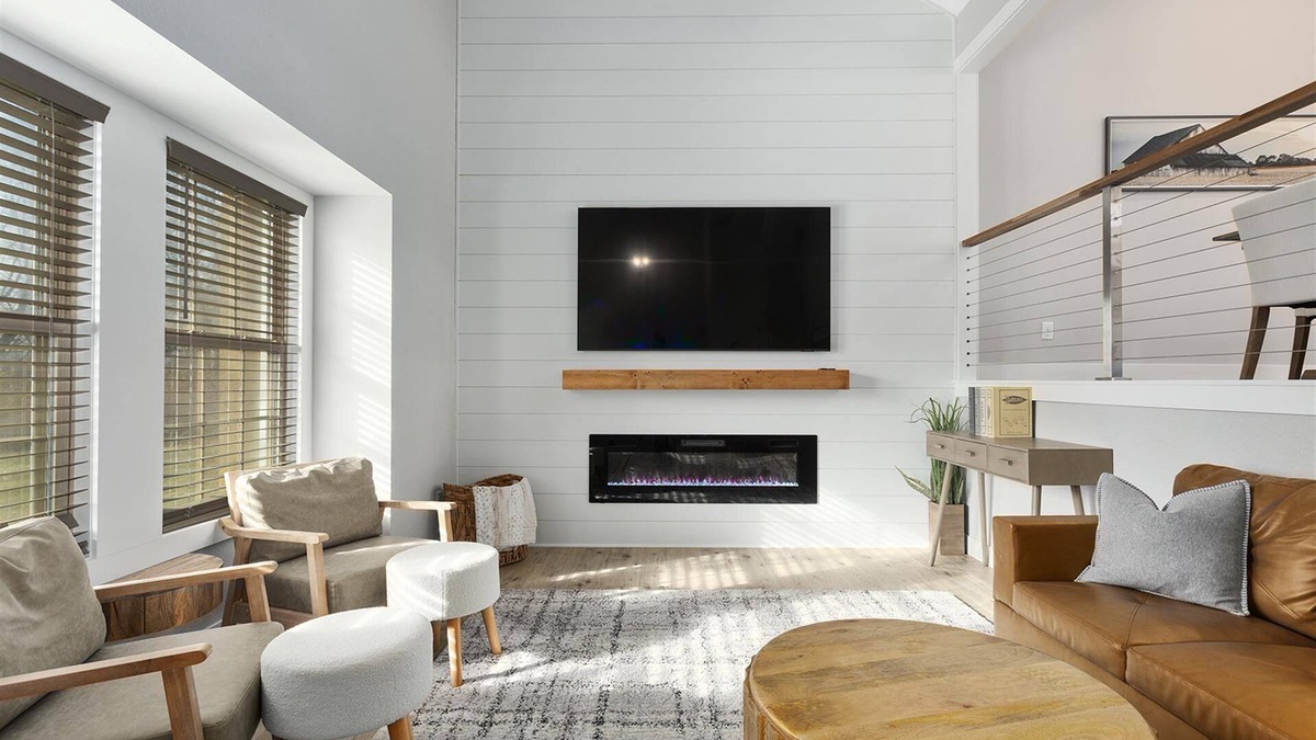 Clay County Other | Picture perfect modern farmhouse getaway on enchanting 7 acres in Holt