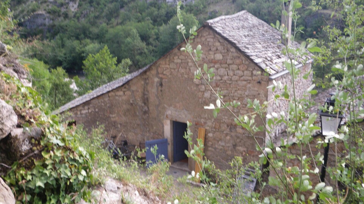 Gorges du Tarn Causses House | Picturesque house situated on the river 'Tarn'.