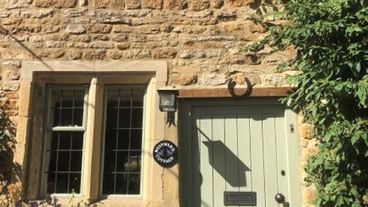 Kingham House | Picturesque: 17th century country house in Kingham