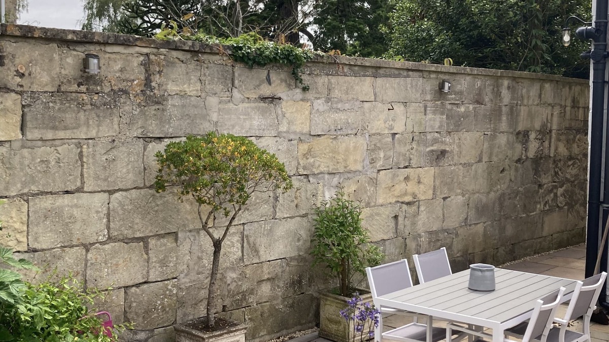 Combe Down Cottage | Picturesque Bath stone cottage in a quiet location
