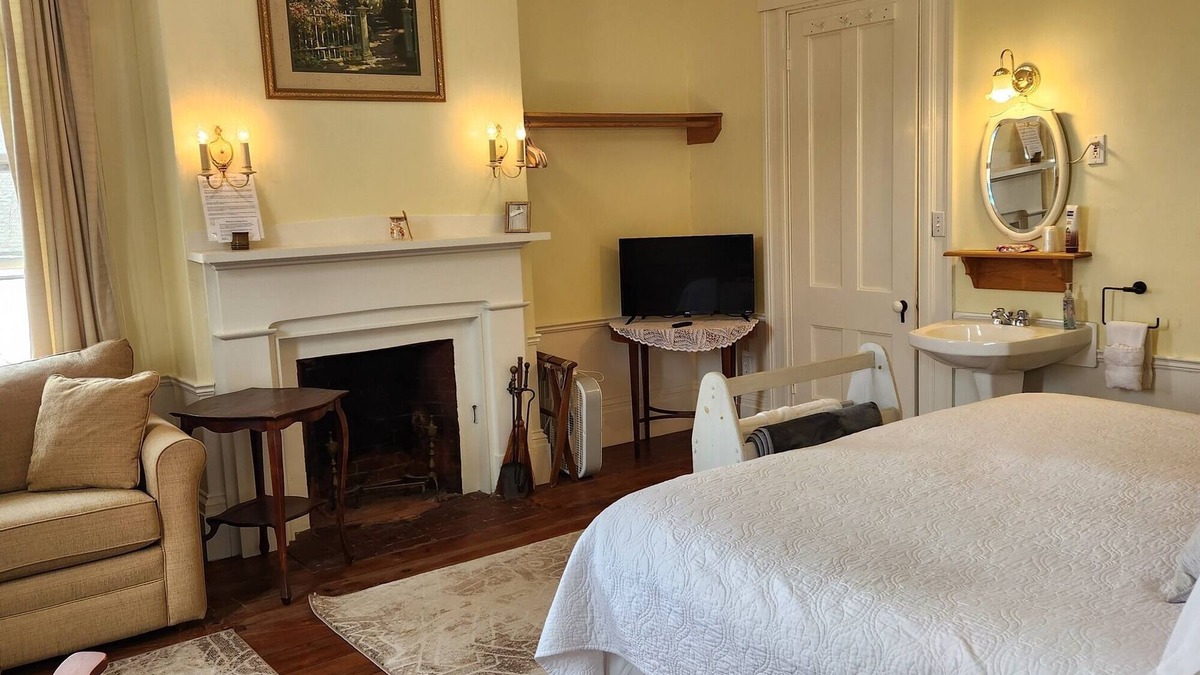 Limerick Bed & Breakfast | Picturesque bed and breakfast, nestled in the foothills of the white mountains.
