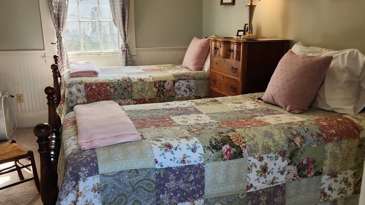 Limerick Bed & Breakfast | Picturesque bed and breakfast, nestled in the foothills of the white mountains.