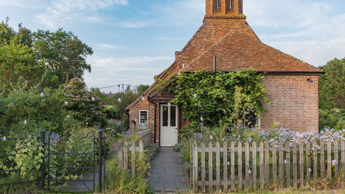 Ash Cottage | Picturesque cottage for two in the Kent countryside - Moat Farm Cottage