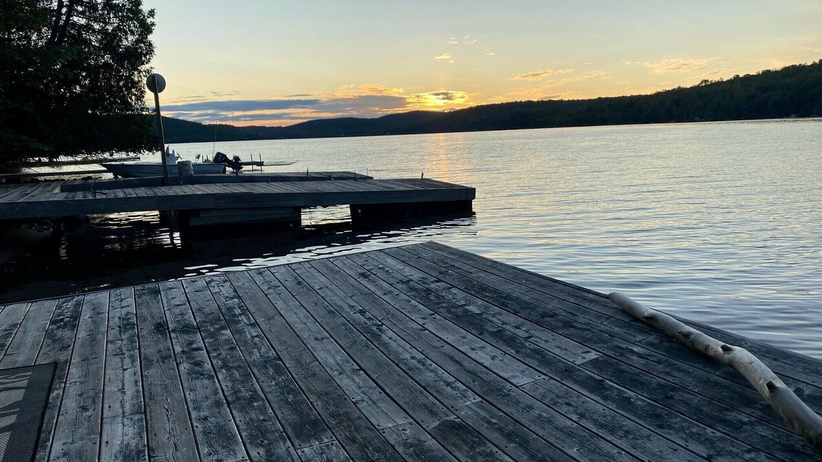 Feronia Cottage | Picturesque Cottage w/hot tub on Trout Lake
