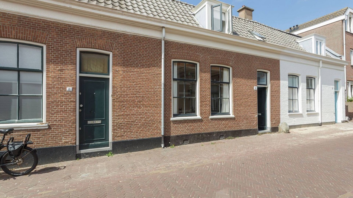 Scheveningen Badplaats House | Picturesque fisherman's house near the beach