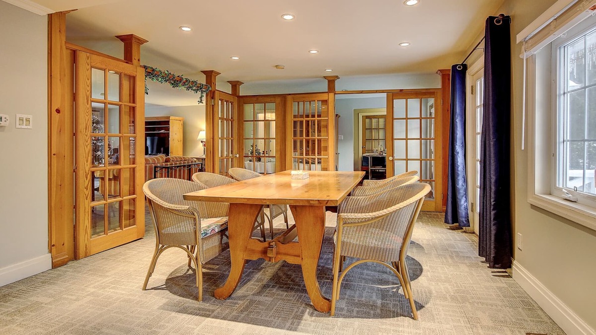 Georgina Cottage | Picturesque Lakeview Lodge At Lake Simcoe (First Tee)